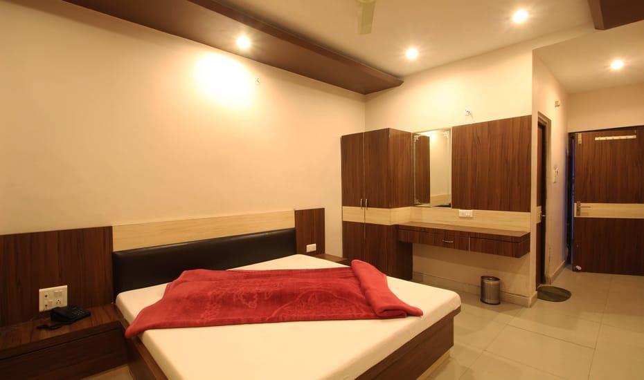 Hotel Pakeeza 阿杰梅尔 外观 照片