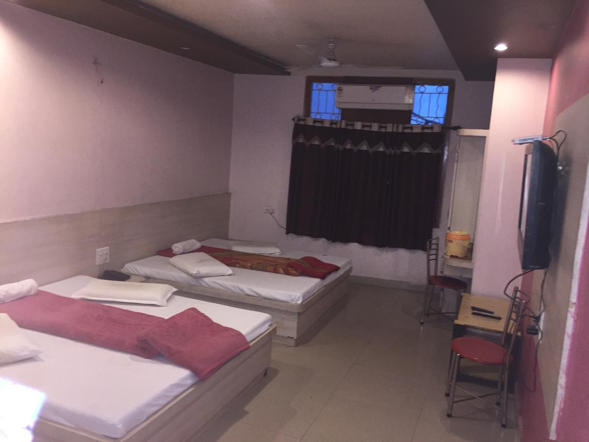 Hotel Pakeeza 阿杰梅尔 外观 照片