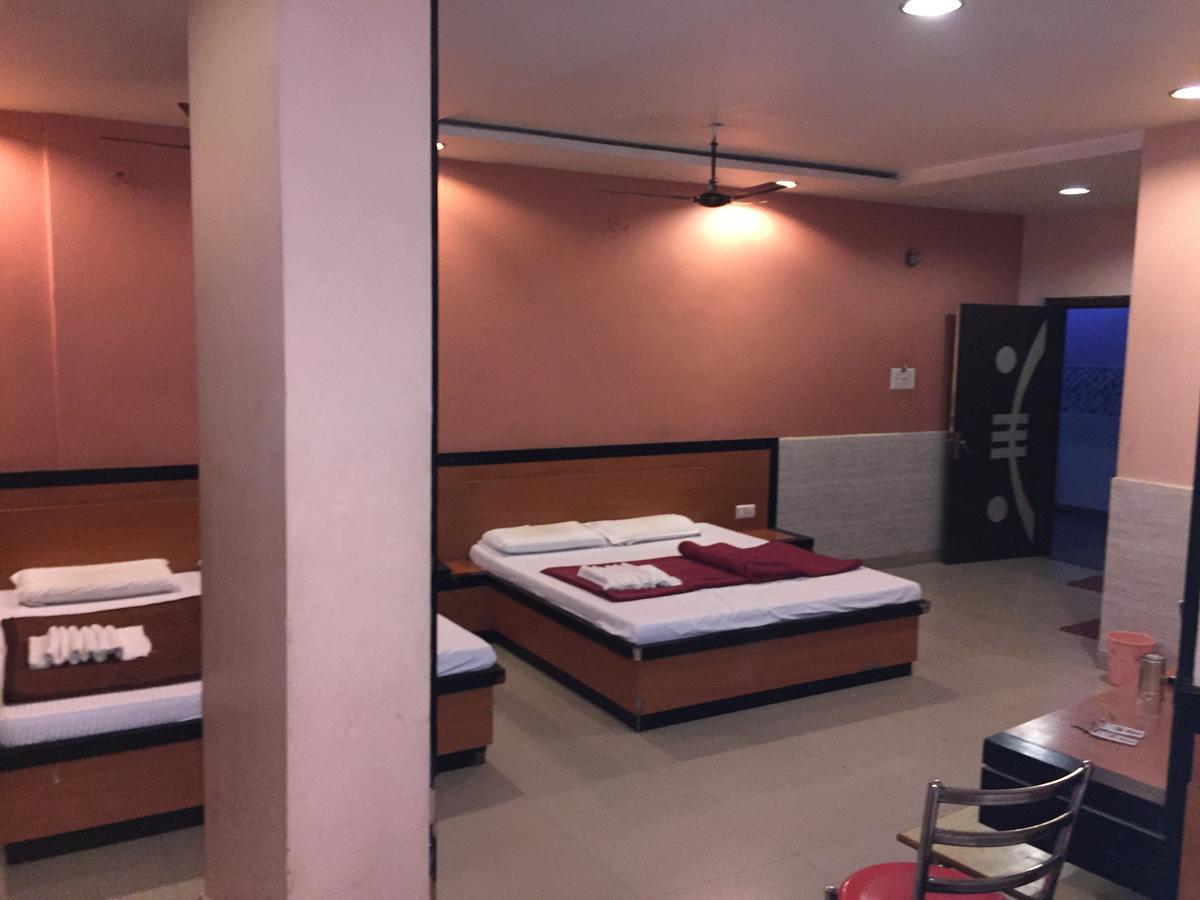 Hotel Pakeeza 阿杰梅尔 外观 照片