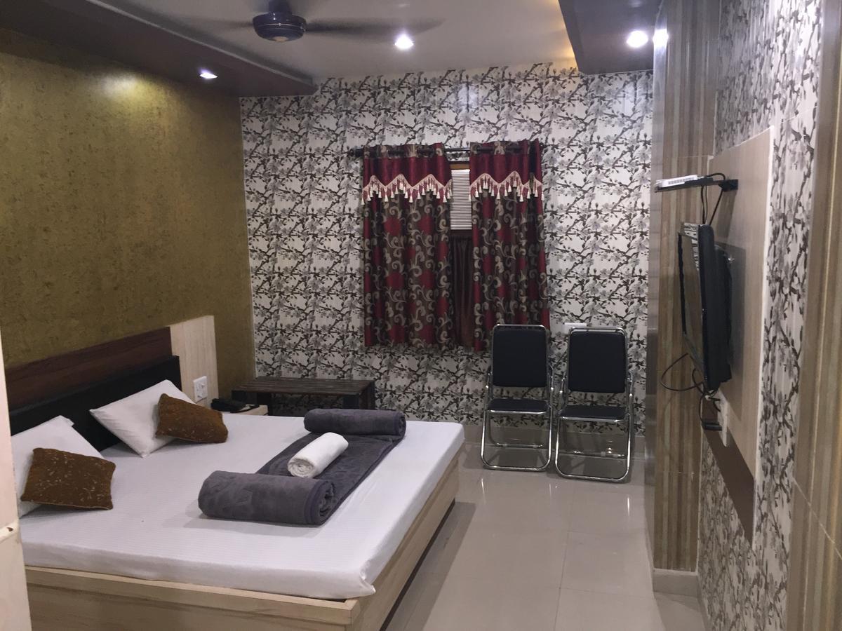 Hotel Pakeeza 阿杰梅尔 外观 照片